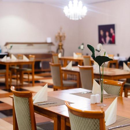 ROSS Hotel Stuttgart Buitenkant foto