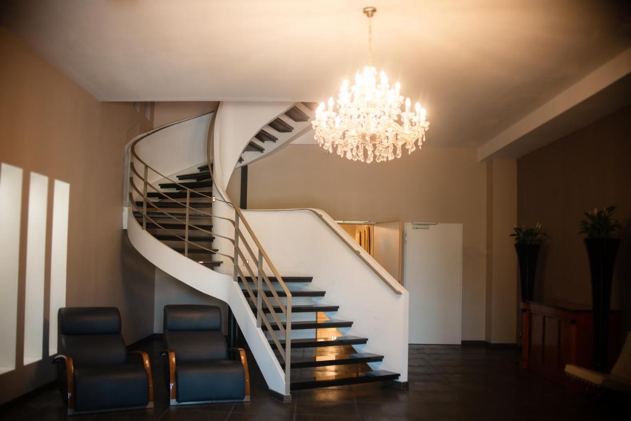 ROSS Hotel Stuttgart Buitenkant foto
