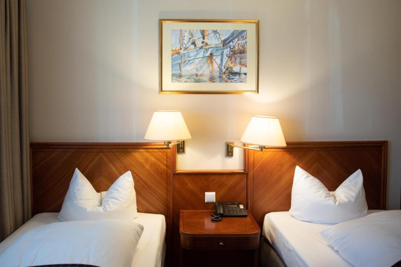 ROSS Hotel Stuttgart Buitenkant foto