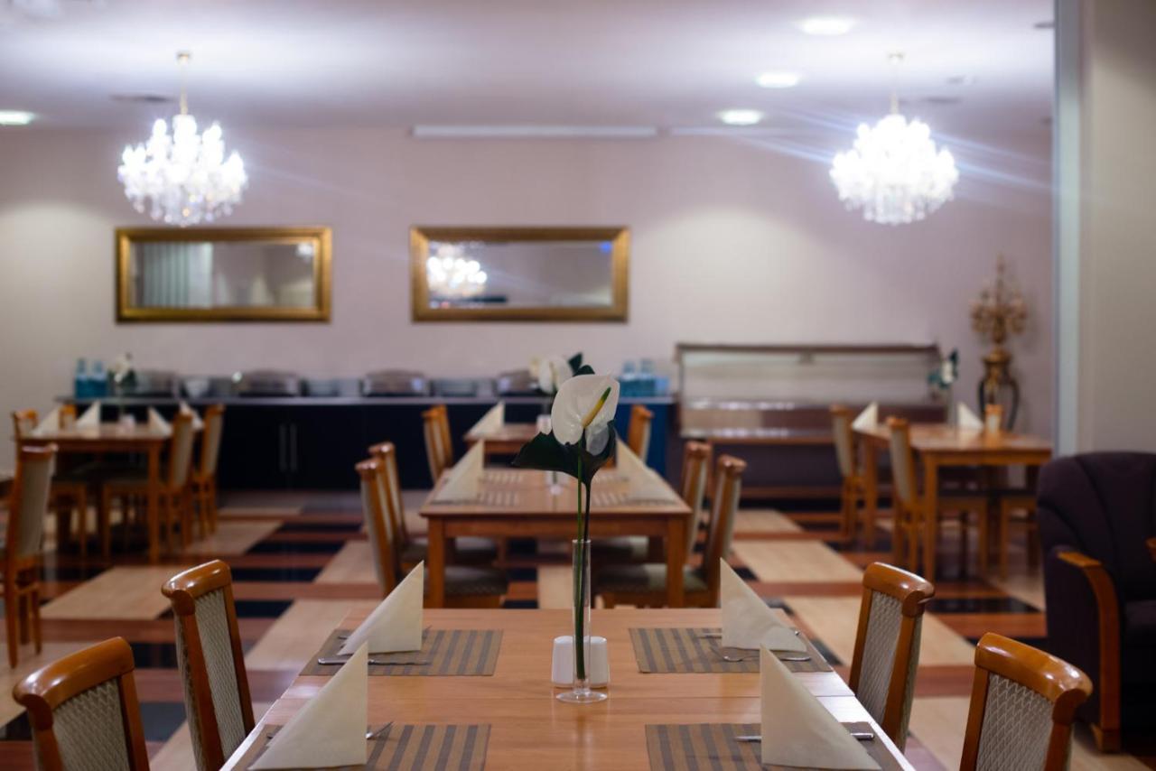 ROSS Hotel Stuttgart Buitenkant foto
