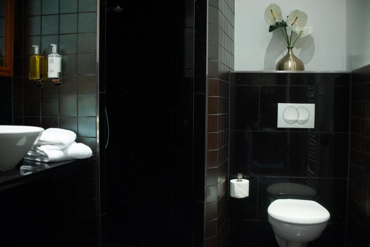 ROSS Hotel Stuttgart Buitenkant foto