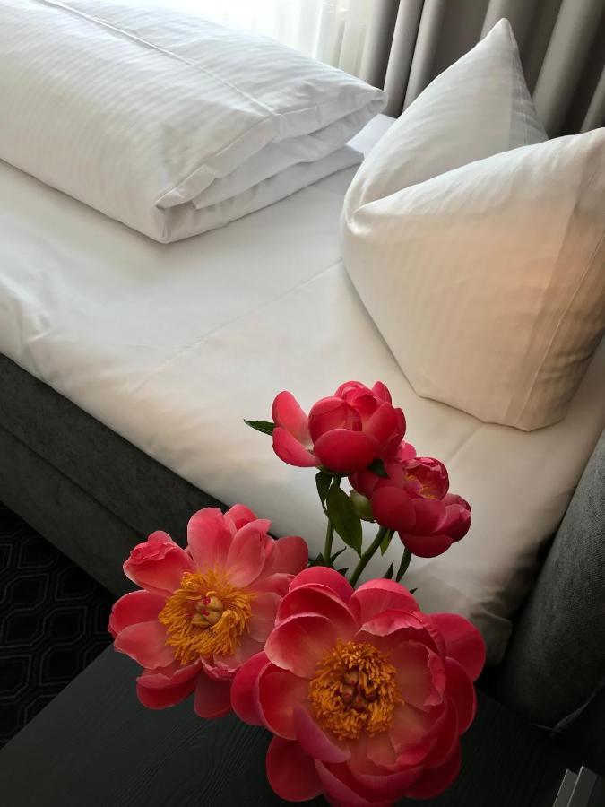 ROSS Hotel Stuttgart Buitenkant foto