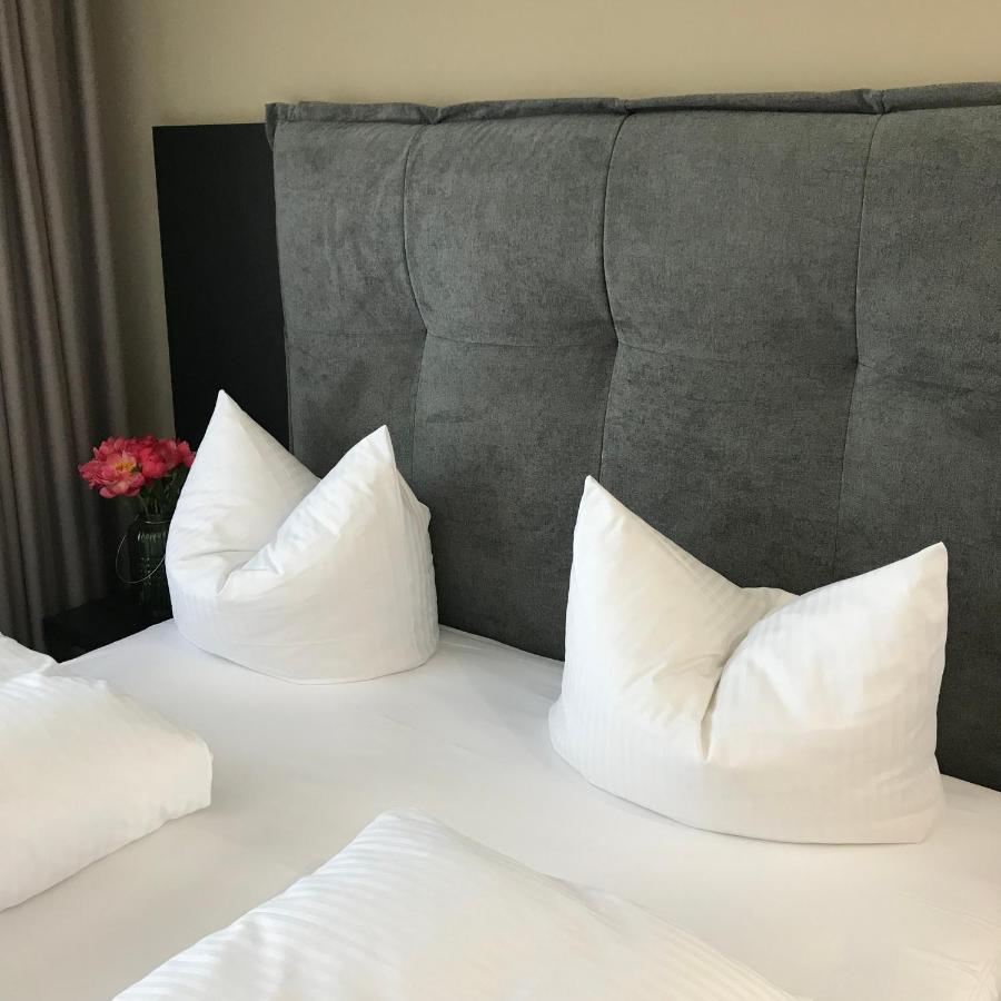 ROSS Hotel Stuttgart Buitenkant foto