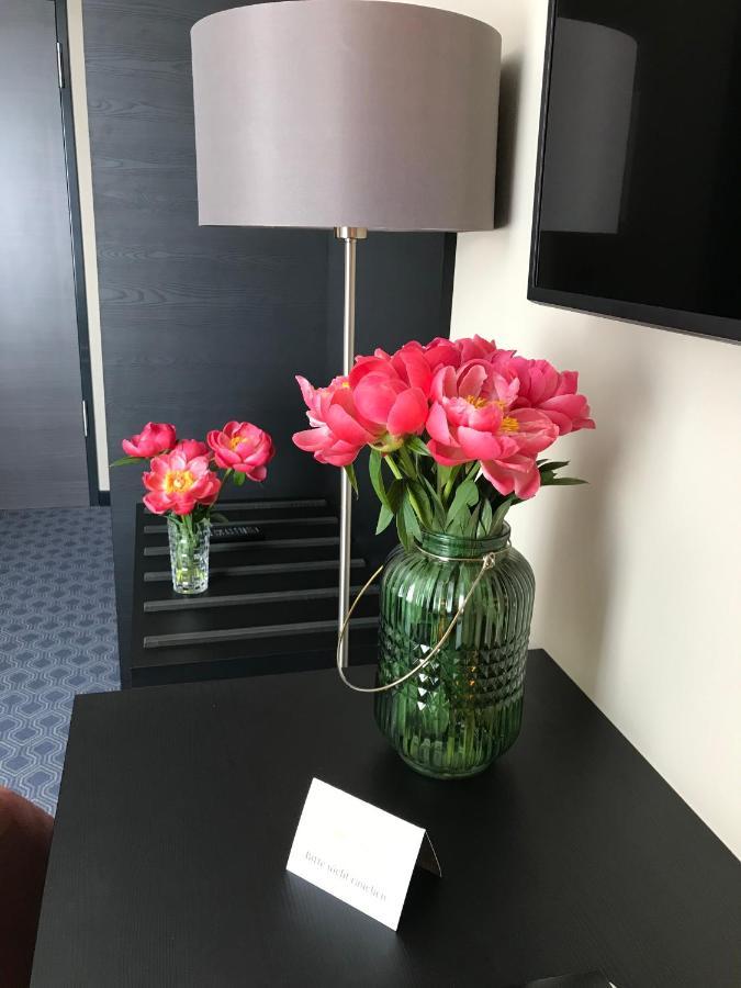 ROSS Hotel Stuttgart Buitenkant foto